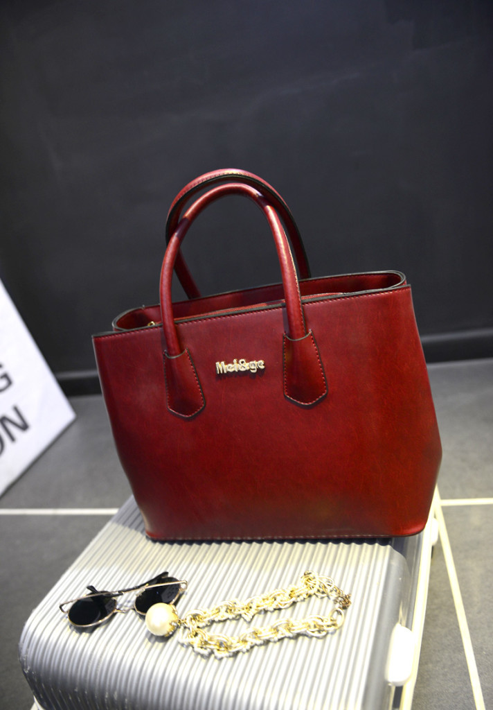 B7306 IDR.199.000 MATERIAL PU SIZE L37-35XH27XW17CM WEIGHT 900GR COLOR RED.jpg