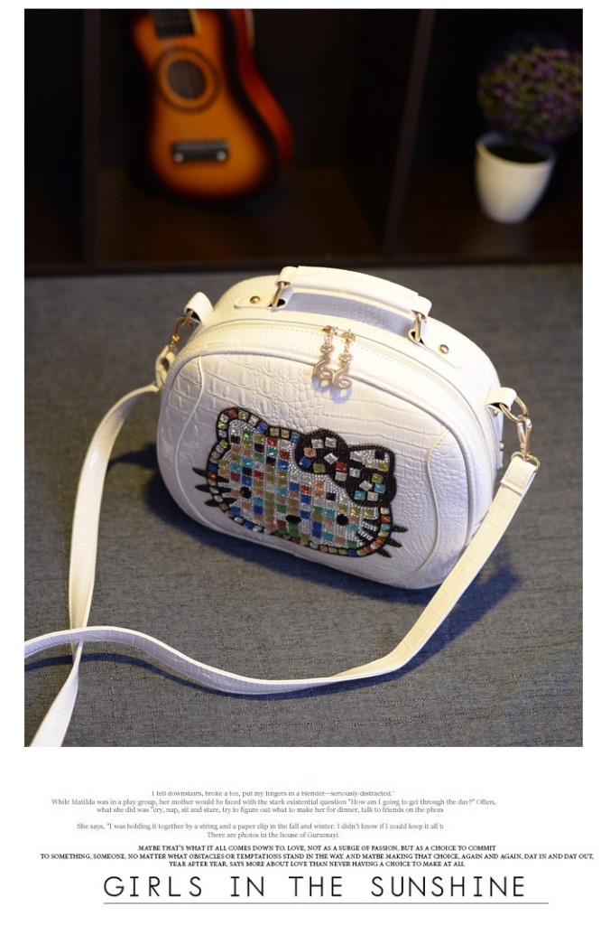 B931 IDR.192.000 MATERIAL PU SIZE L29XH23XW10CM WEIGHT 650GR COLOR WHITE