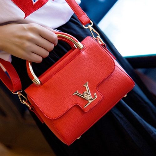 B2299 IDR.151.000 MATERIAL PU SIZE L20XH16XW7CM WEIGHT 600GR COLOR RED