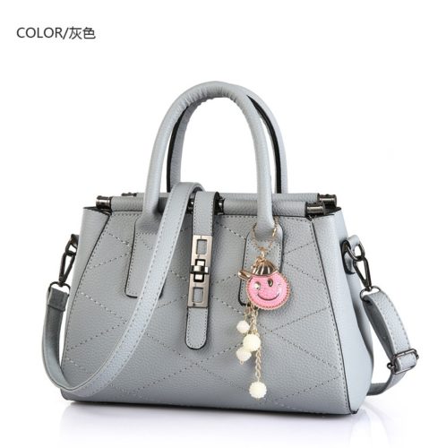 B751 IDR.180.000 MATERIAL PU SIZE L28XH20XW15CM WEIGHT 900GR COLOR GRAY